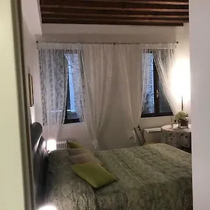 Guest house Carina House